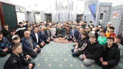 “Değerlerimize Yolculuk” Projesi Kapsamında İftar Programı Düzenlendi