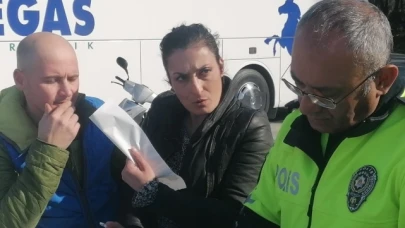 Ehliyetsiz direksiyona geçmesi kadın motosiklet sürücüsüne pahalıya patladı