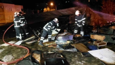 İkinci el eşya deposunda yangın: Zarar 200 bin lira