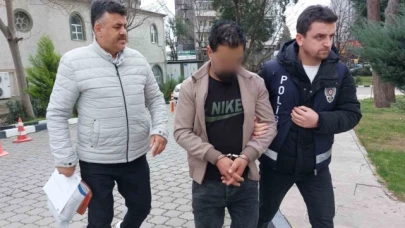 Kapısını kırdığı evden 3 gün boyunca valizlerle eşya çalıp taşıdı