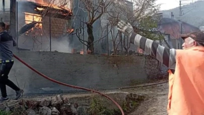 Kargı'da yangın: 6 ev yandı
