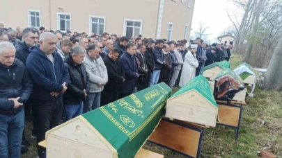 Kazada ölen 5 kişilik aile Samsun'da toprağa verildi