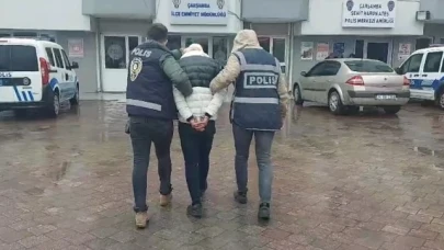 Komşusunun evini soymak için iftara gitmesini bekledi