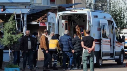 Merdivenden düşen yaşlı adam hastanelik oldu