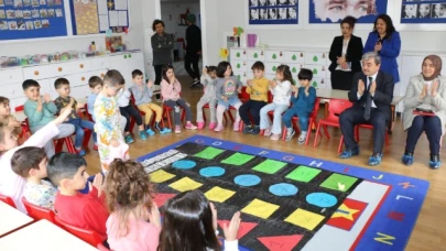 Müdür Türkmen, Minik Öğrencilerle Buluştu