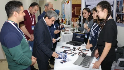 Müdür Türkmen, Öğretmen ve Öğrencileri Tebrik Etti