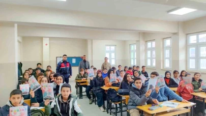 Öğrencilere güvenli internet kullanımı anlatıldı