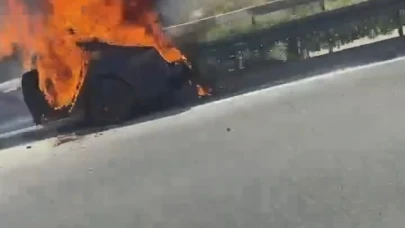 Tesla alev alev yandı