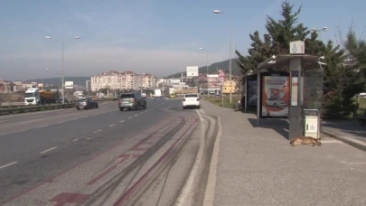 Üniversite harcını yatırmaya giden genç kıza otomobil çarptı