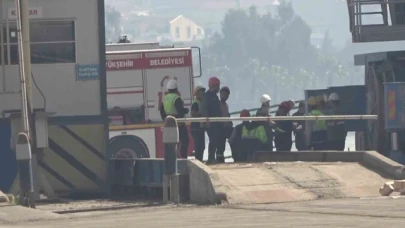 Yük gemisinde yangın: 5 kişi dumandan etkilendi