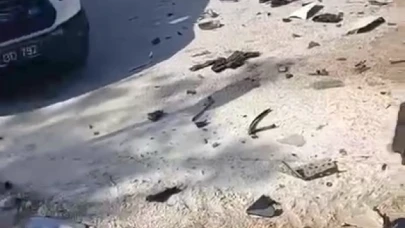 2 hafriyat kamyonu kafa kafaya çarpıştı: 1'i ağır, 2 yaralı