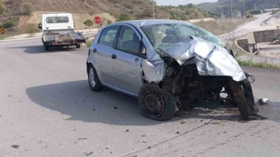 Amasya'da kaza yapan otomobilde can verdi