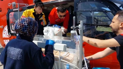Ambulans helikopter yeni doğan bebek için zamanla yarıştı