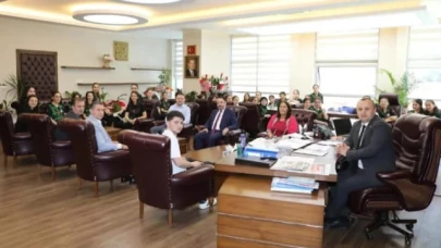 Başarılı Sporcuları Makamında Misafir Etti