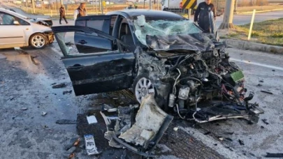 Bayram tatili yolunda zincirleme kaza: 9 yaralı