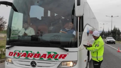 Bayram tatilinde 6 günde meydana gelen trafik kazalarında 48 kişi hayatını kaybetti, 6 bin 184 kişi ise yaralandı