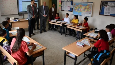 Büyükkaymakcı, Öğrencilerle Bir Araya Geldi