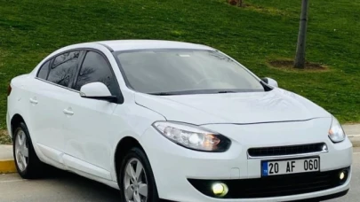 Kaşla göz arasında hırsızlık: Anahtarı üzerinde unutulan arabayı böyle çaldı