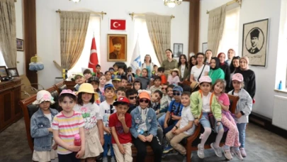 Öğrencilerden Belediyeye Ziyaret