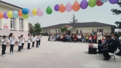 Özel Çocuklar 23 Nisan Gösterisi İle Gönülleri Fethetti