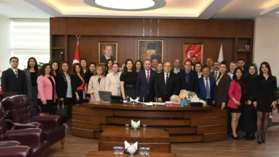 Tekeş, Sevindi'nin Avukatlar Günü'nü Kutladı