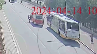 Trafik polisinin dikkati, direksiyon başında fenalaşan sürücünün kaza yapmasını önledi