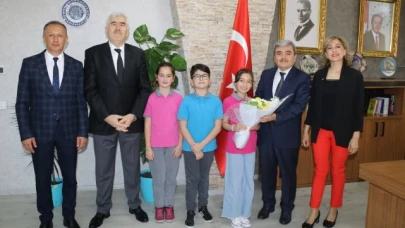 Türkmen Öğrencileri Ağırladı