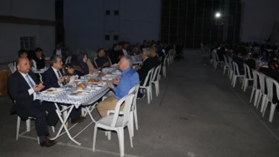 Türkmen Öğrencilerle İftarda Buluştu