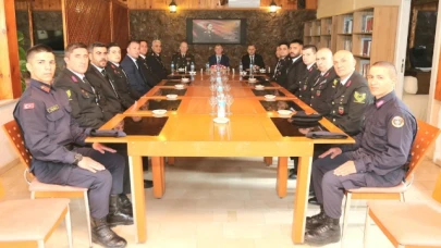 Vali Doruk, Bayramda Çalışan Görevlileri Unutmadı