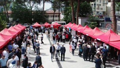 Amasya Üniversitesi’nin Ev Sahipliğinde ‘Tanıtım ve Tercih Fuarı’ Yapıldı