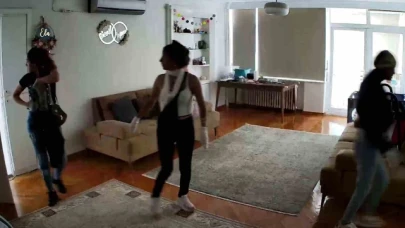 Eve giren hırsız kadınlar, 400 bin TL değerindeki ziynet eşyasını çaldı
