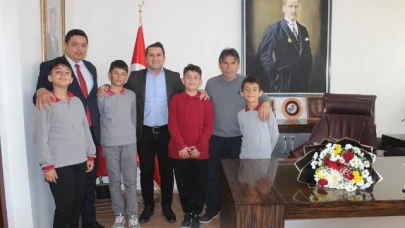 Güreşçi Gençlerden Kaymakam Kartal’a Ziyaret