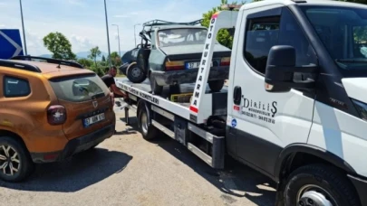 İki araç çarpıştı: 1 ölü, 1 yaralı