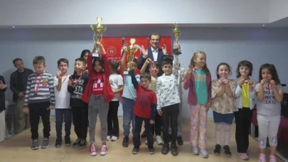 Merzifon'da Satranç Turnuvası Ödül Töreni İle Tamamlandı