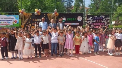 Minikler Yılsonu Etkinliğinde Bir Araya Geldi