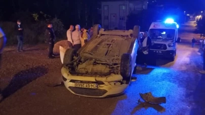 Otomobil kum yığınına çarptı: 1 yaralı