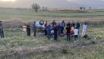 Otomobil takla attı: 2 ölü, 3 yaralı