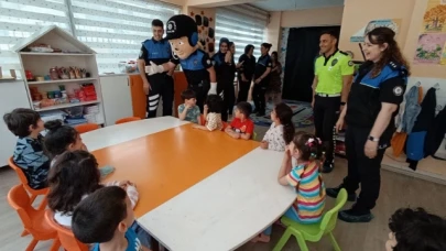 Polis, Şehit Çocuklarını Okullarında Ziyaret Etti