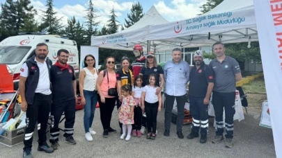 Sağlık Personeli Bahar Şenliklerinde Stant Açtı