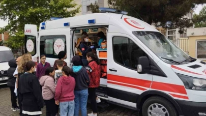 Sınıfta biber gazı topu patladı: 25 öğrenci hastanelik oldu