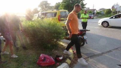 Ticari taksi ile motosiklet çarpıştı: 1 yaralı