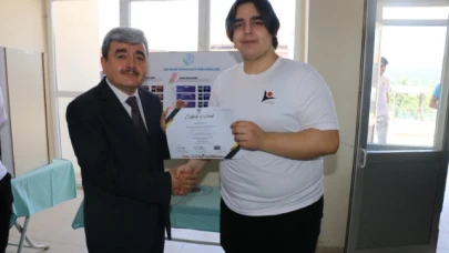 Türkmen, TÜBİTAK 4006 Bilim Fuarı Sergi Açılışına Katıldı