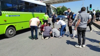 Yolun karşısına geçmek isteyen kadına otomobil çarptı