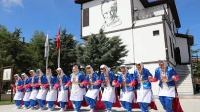 Zübeyde Hanım Kadın Kültür Evi’nde Yılsonu Sergisi Açıldı