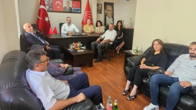 AK Parti heyetinden MHP ve CHP'ye bayram ziyareti