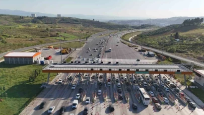 Bakan Uraloğlu: "Otoyollardan 21 milyon 67 bin 377 araç geçti"
