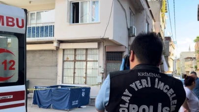 Bayram temizliği can aldı...1.kattan böyle düştü