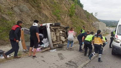 Bayram ziyaretine giden aile kaza yaptı: 1'i ağır 8 yaralı