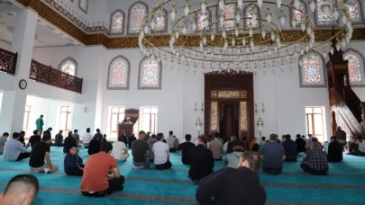 Doç. Dr. Mevlüt Özçelik Akademik Vaaz Verdi