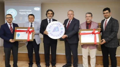 İlahiyat Fakültesine Akreditasyon Belgesi Törenle Verildi